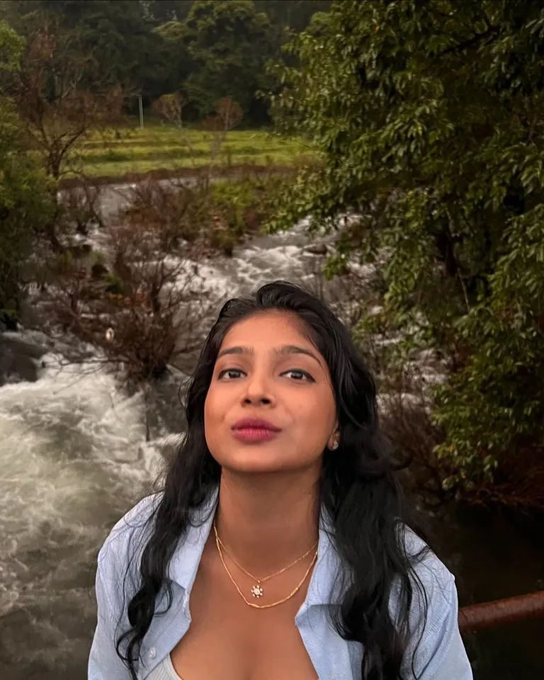 vj parvathy instagram  