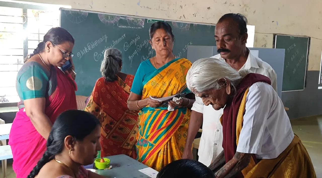 Coimbatore 108 year old grandma Padma Shri Pappammal votes TAMIL NEWS 