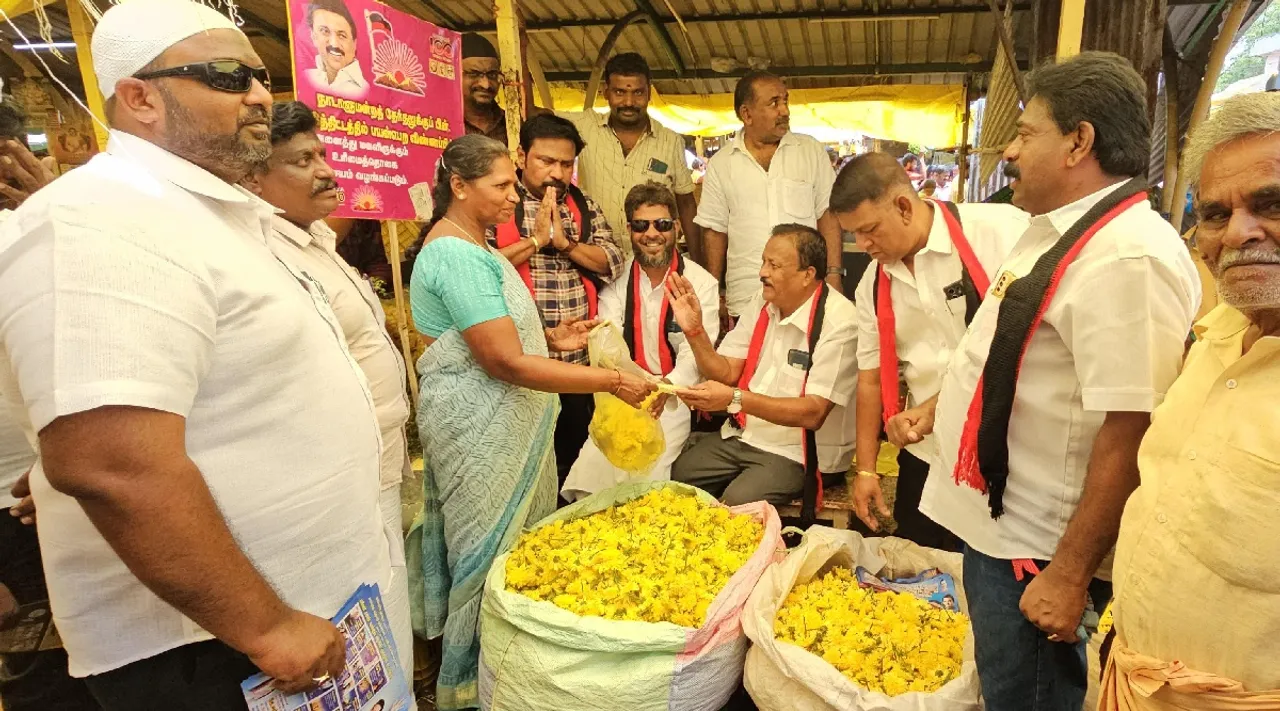  Palsamaya Nalluravu Iyakkam collects votes by selling flowers for Pollachi DMK candidate eswarasamy Tamil News 