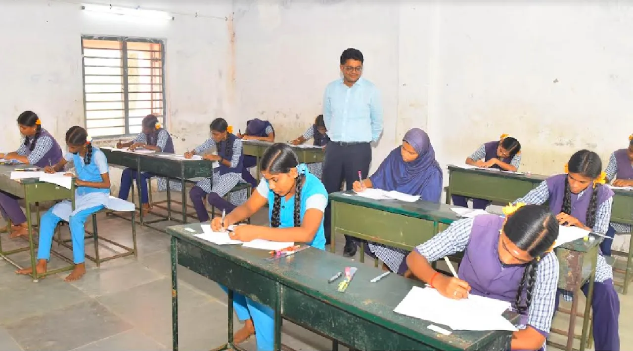 Ramanathapuram Collector Inspects TN board 2024 Class 12th Plus 2 exam Centre Tamil News 