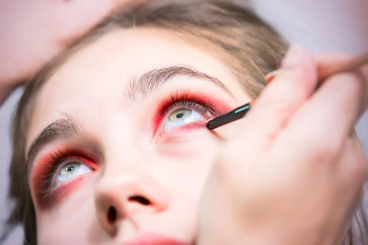 eye liner