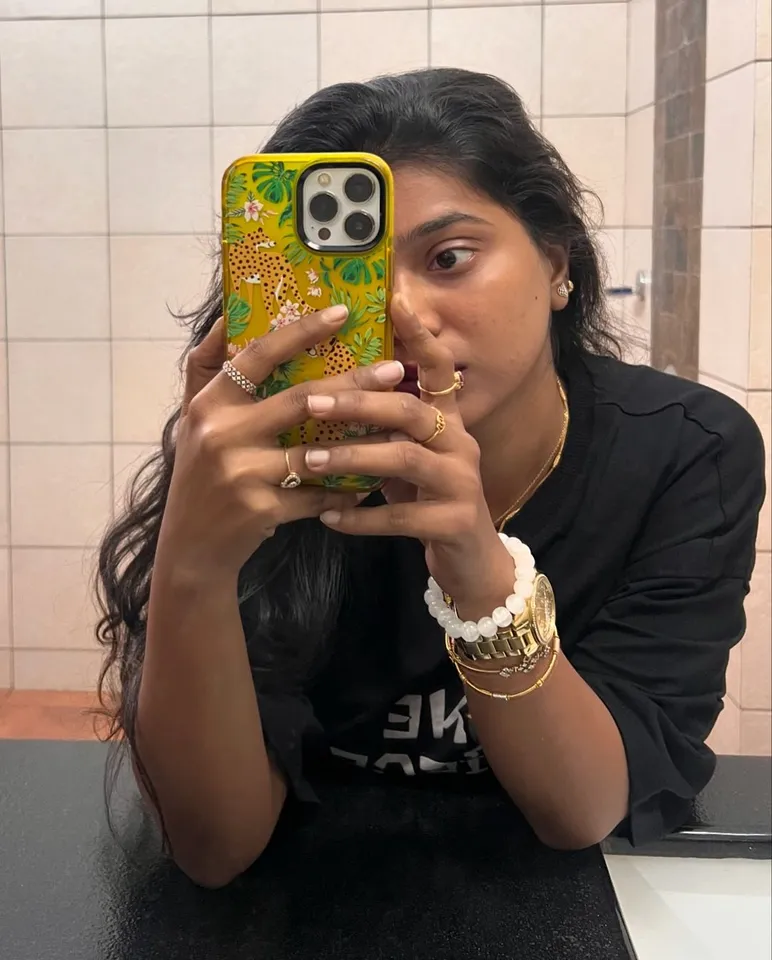 vj parvathy instagram  