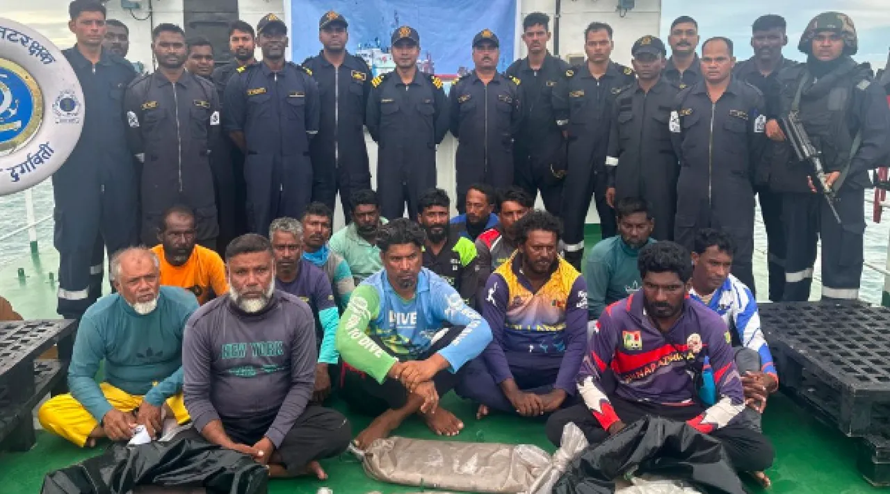 Srilankan fishermen 14 arrested by indian navy Tamil News 