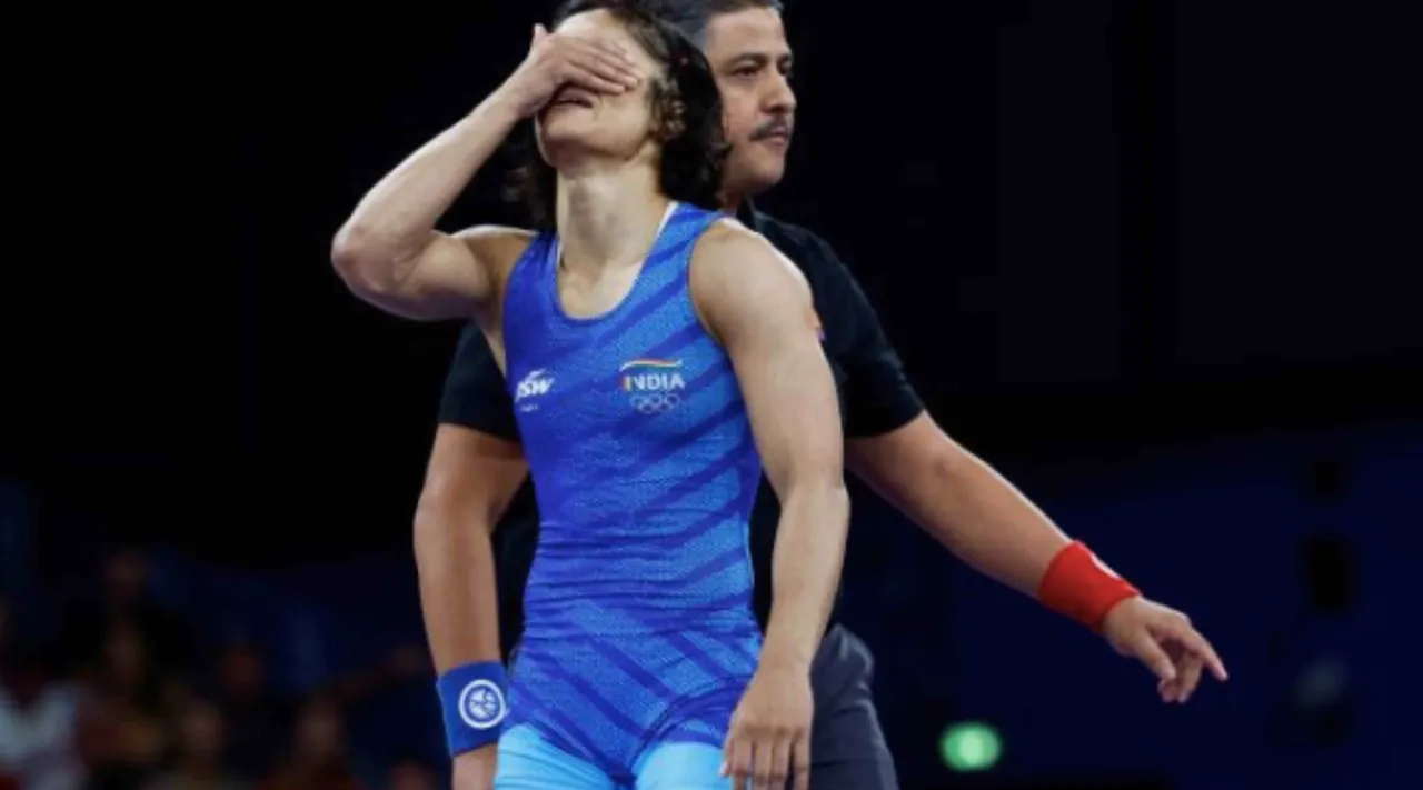 Vinesh Phogat coach on weight cut before final Tamil News 