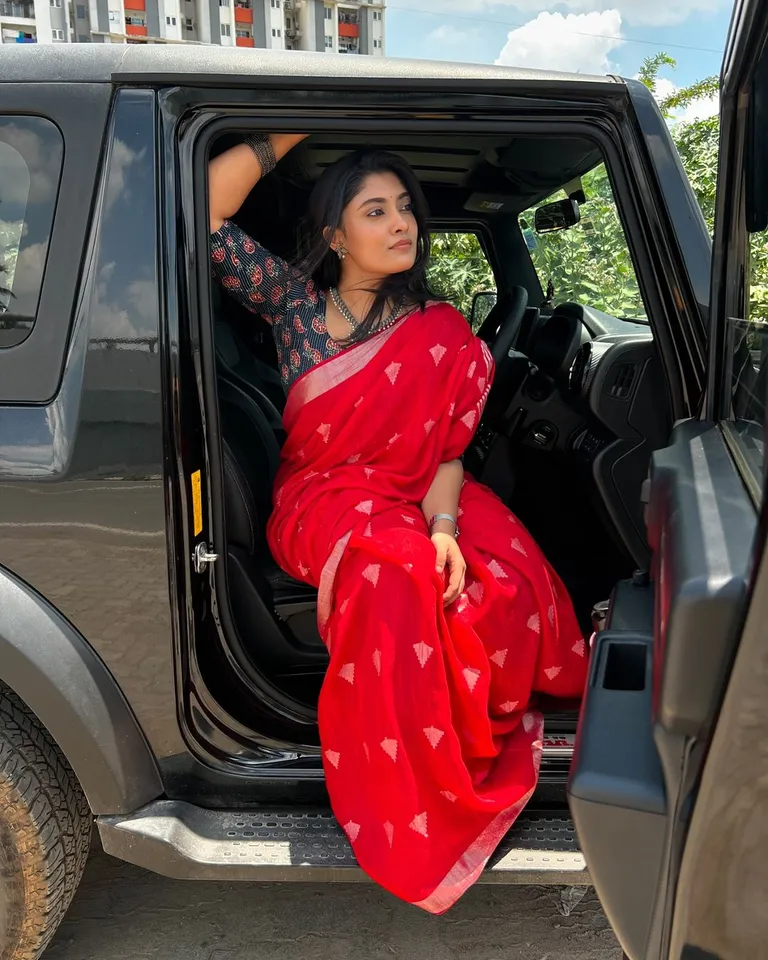 மினுக்கி மினுக்கி மேனா மினுக்கி... அசுரன் காதலி ரீசன்ட் க்ளிக்ஸ்!