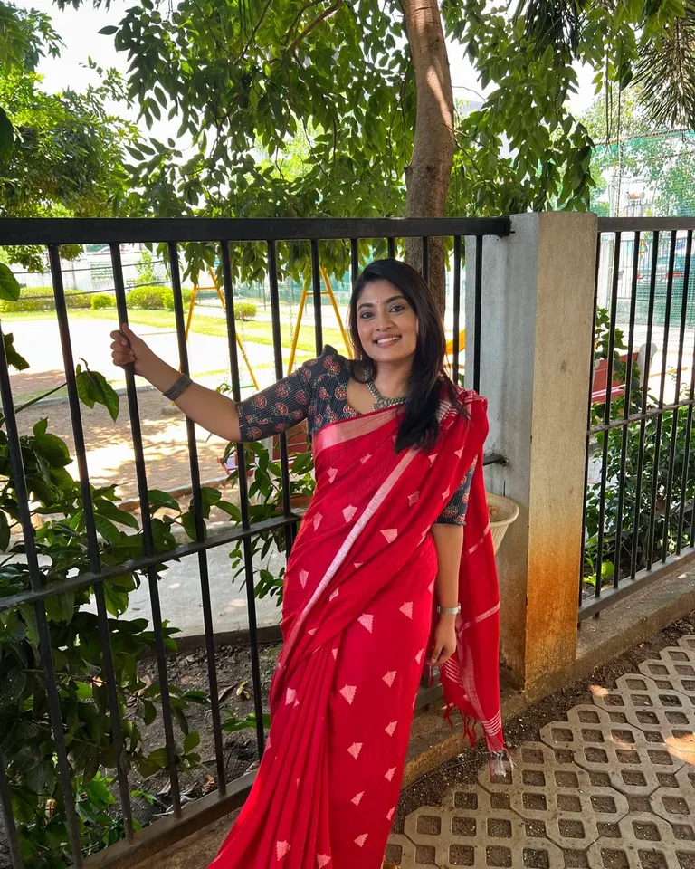மினுக்கி மினுக்கி மேனா மினுக்கி... அசுரன் காதலி ரீசன்ட் க்ளிக்ஸ்!