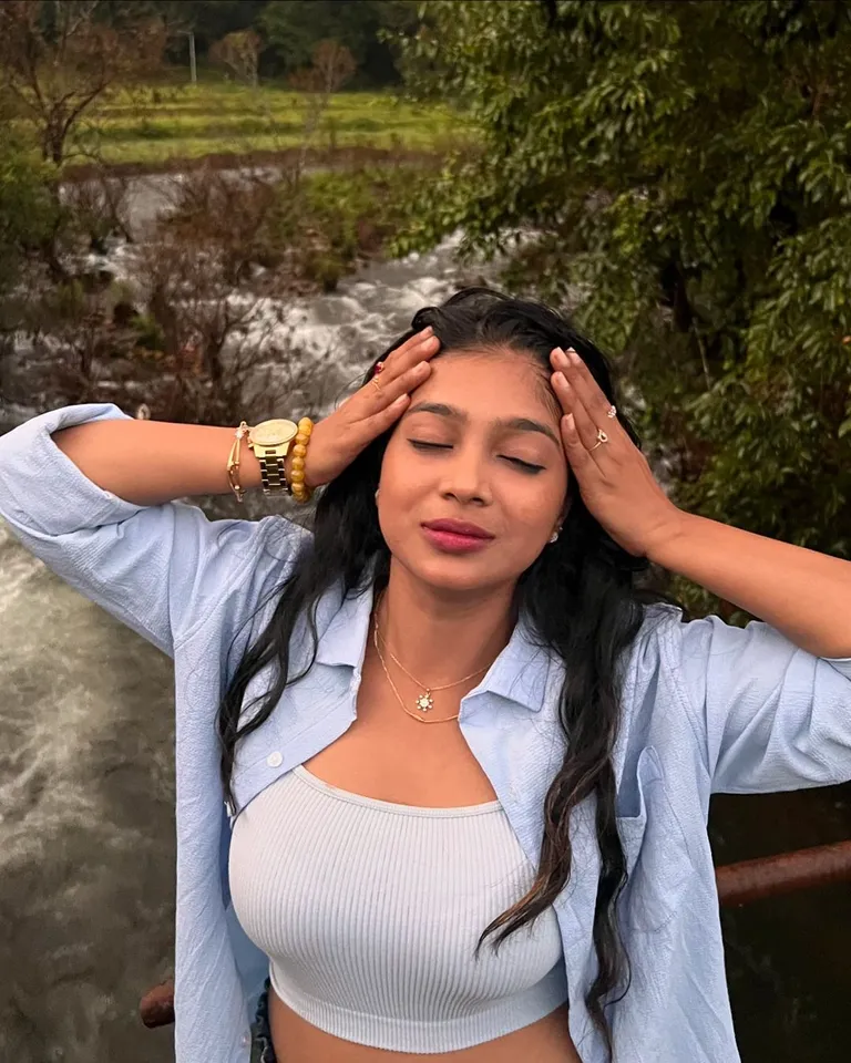 vj parvathy instagram  