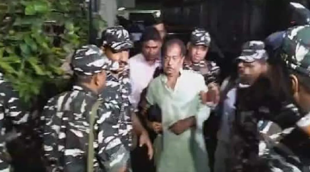 ration scam Bengal minister Jyotipriya Mallick arrested by ED Tamil News 