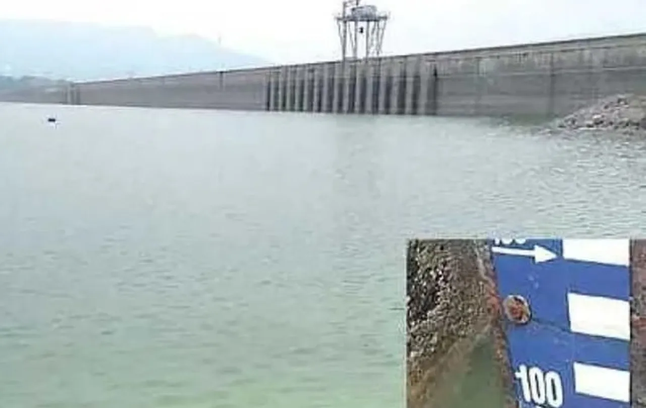 Mettur dam 100 feet