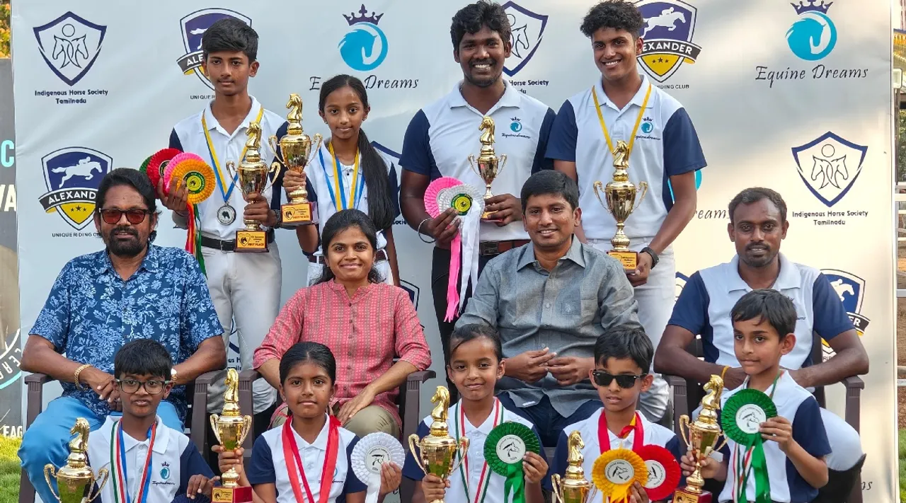 Coimbatore students win medals national level horse riding competition Tamil News 