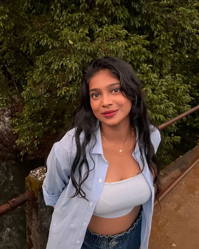 vj parvathy instagram  