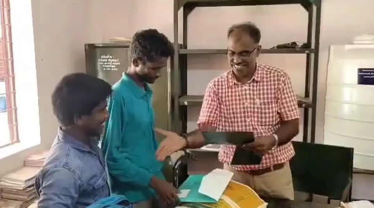 two students tn Govt from Kamalai Village in sivaganga pass neet exam Tamil News 