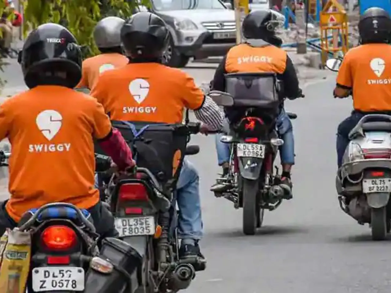 swiggy delivery boy