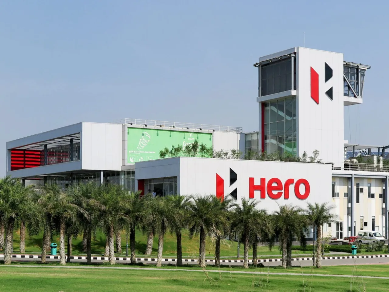 Hero MotoCorp appoints Vivek Anand as CFO and Rachna Kumar as CHRO; Mike Clarke steps down