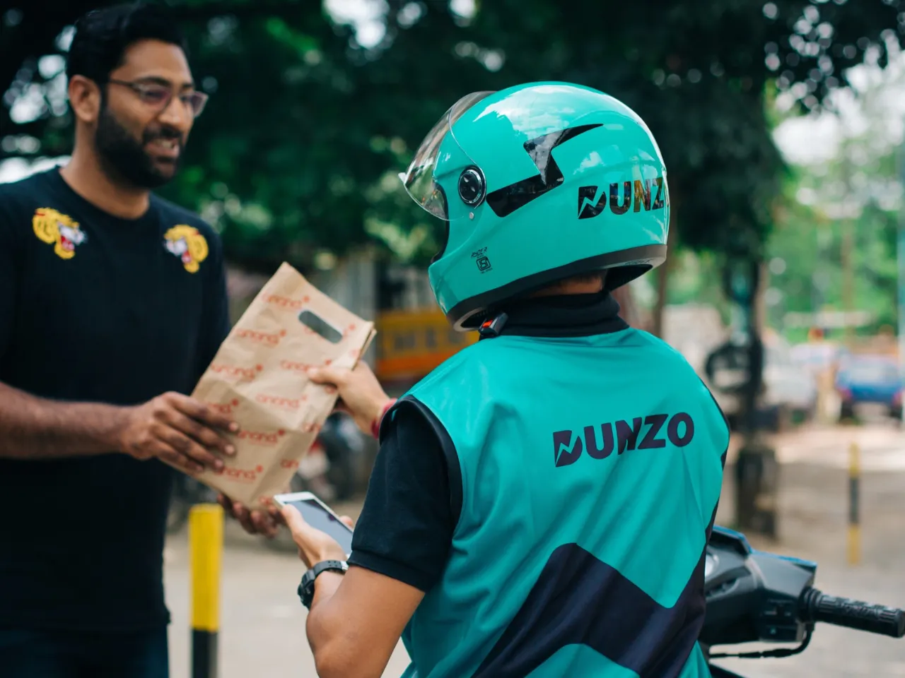 Dunzo Delivery Boy 