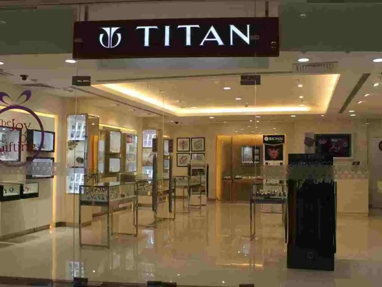 Titan Store