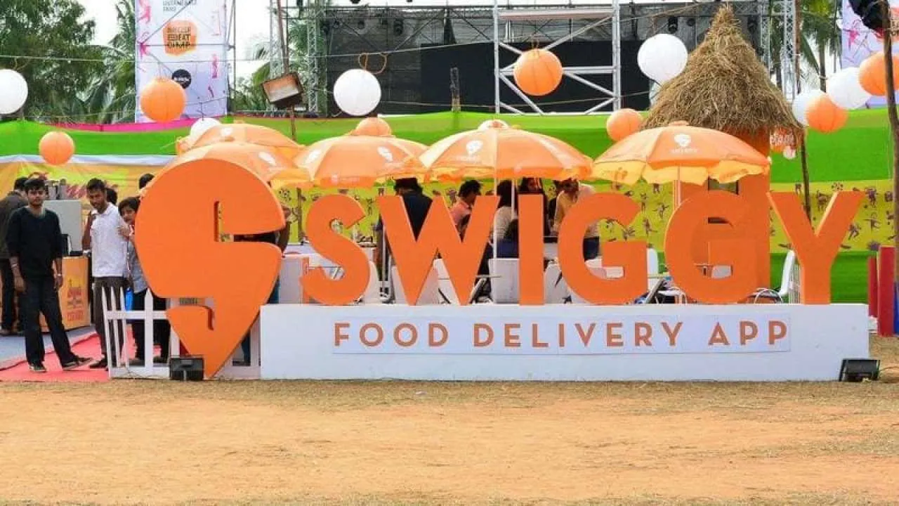 Government Signs MoU With Swiggy To Get Street Food Vendors Online
