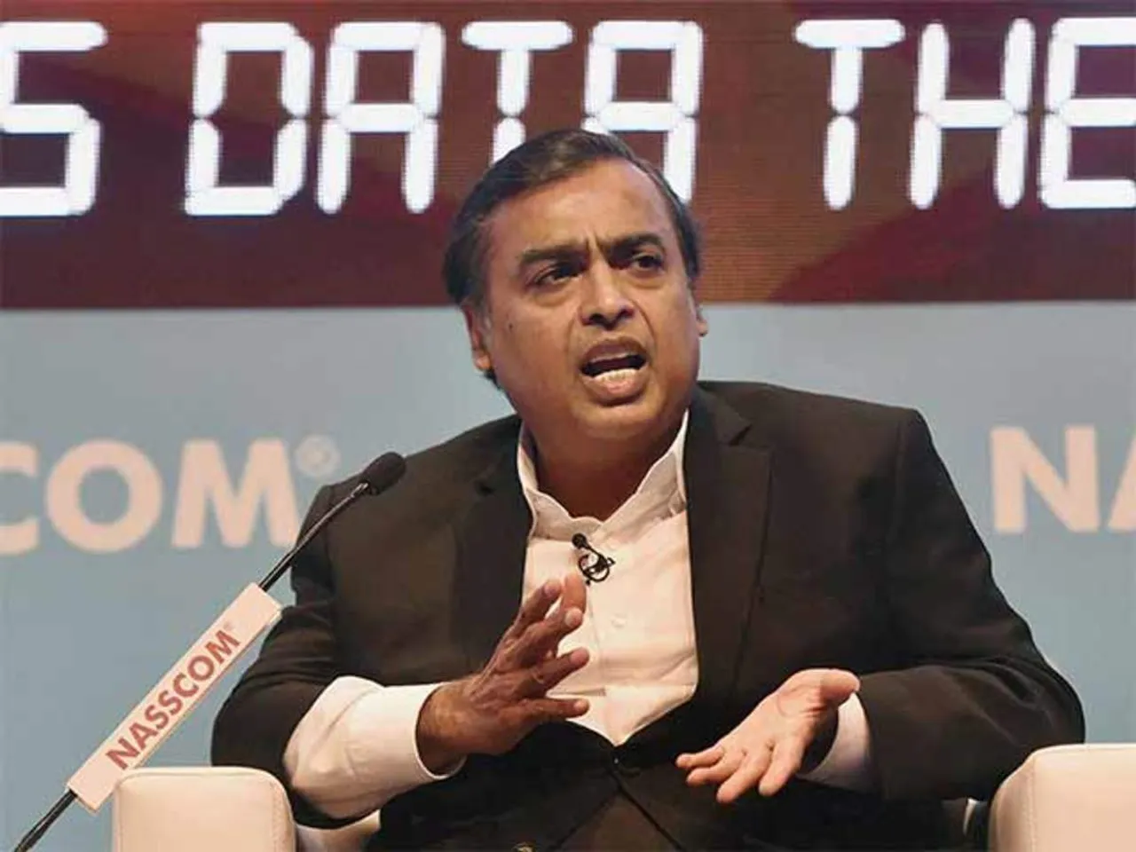 Mukesh Ambani Pitches for New Regulation to Protect Data; Says India can be a 'Premier Digital Society'