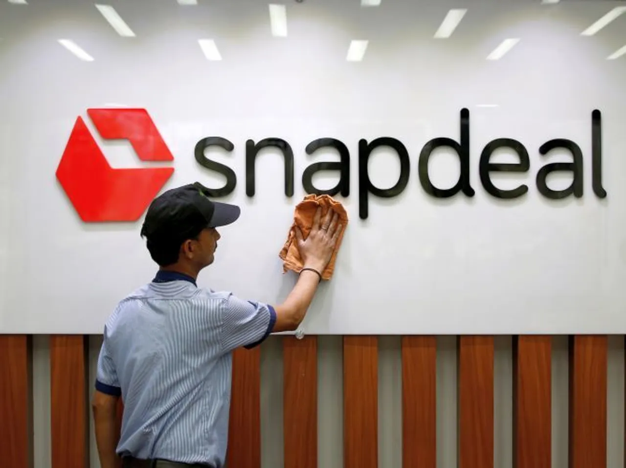 Snapdeal Losses Grow 47% In FY20; Revenue Stands At Rs 916 Crore