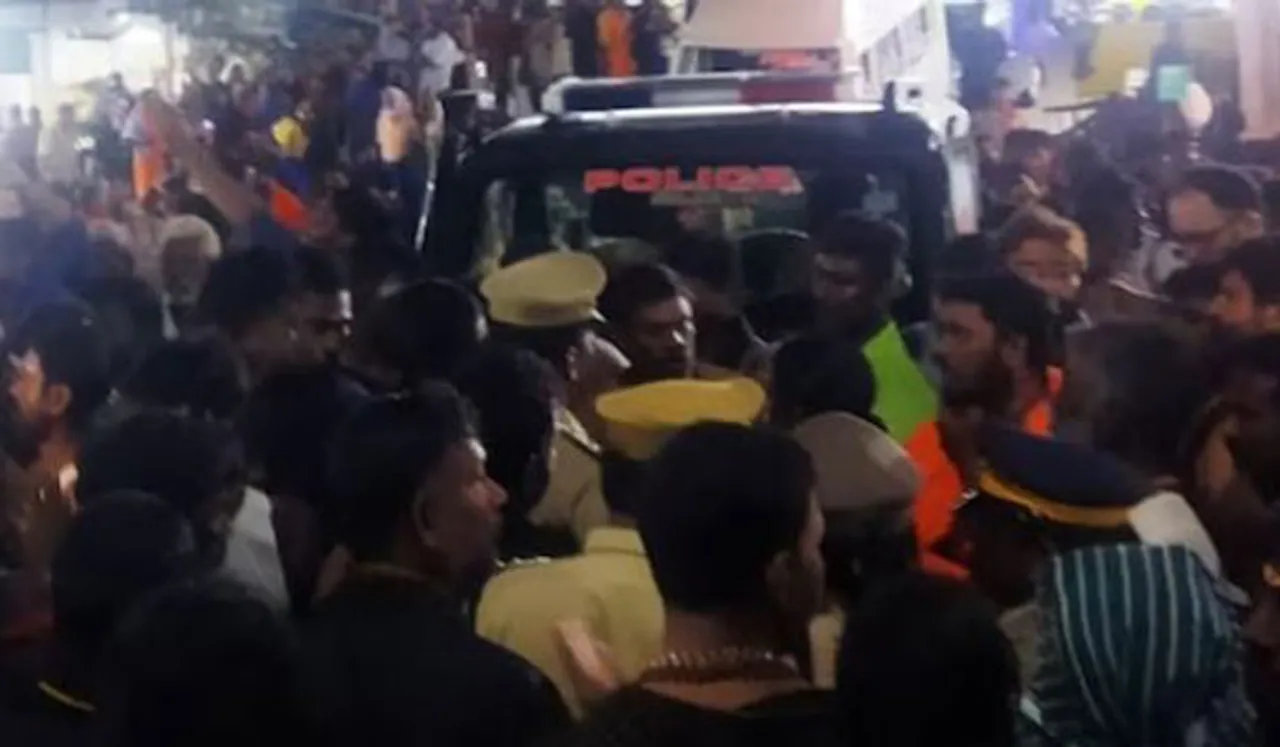 വാക്കേറ്റം, ഉപരോധം... എരുമേലിയില്‍ വാഹനങ്ങള്‍ തടഞ്ഞ് ശബരിമല തീര്‍ഥാടകര്‍