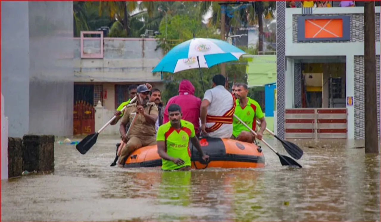 തെക്കന്‍ തമിഴ്‌നാട്ടില്‍ പ്രളയം; 4 ജില്ലകളില്‍ റെഡ് അലര്‍ട്ട്, 2 ജില്ലകളില്‍ പൊതു അവധി