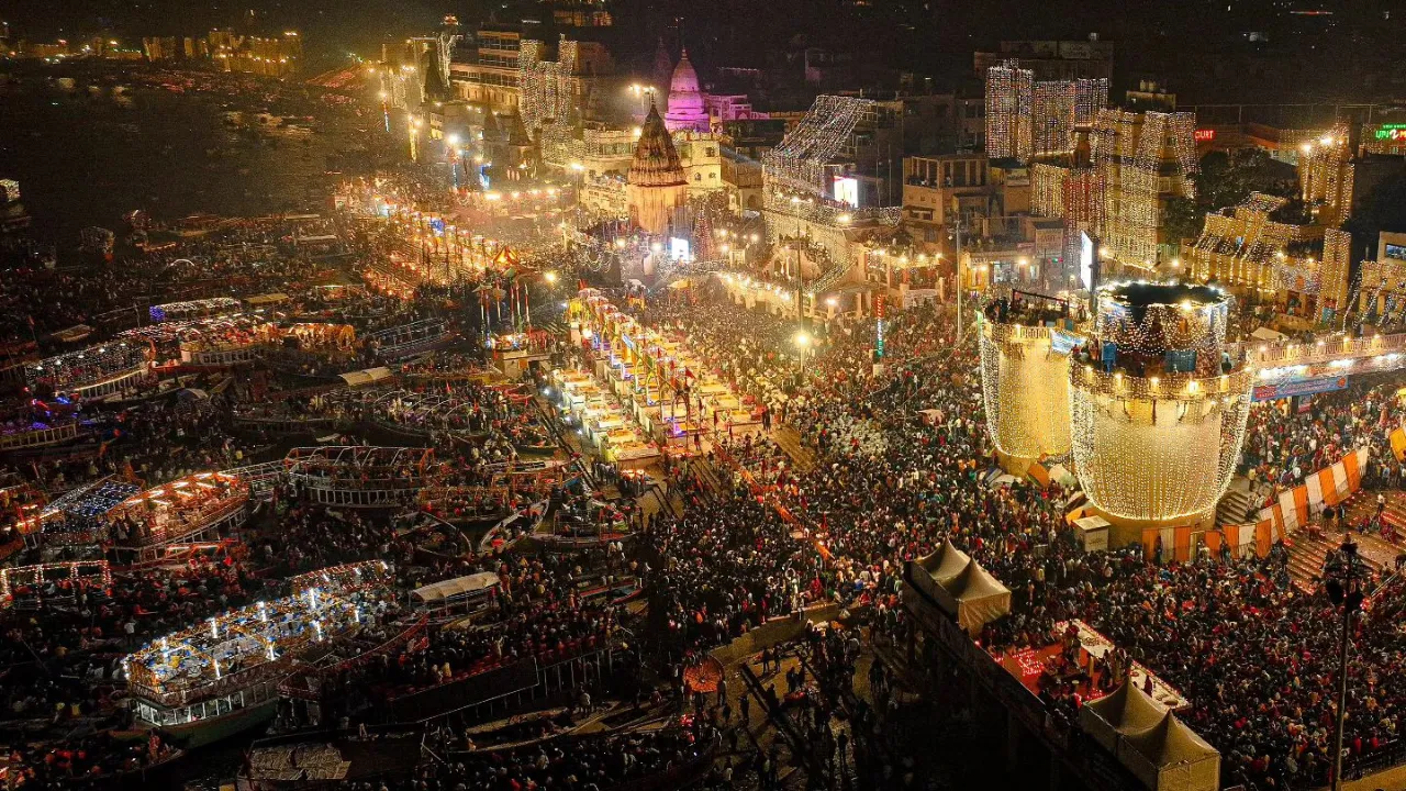 Dev Deepawali 2024 The Festival That Lights Up the Ganges