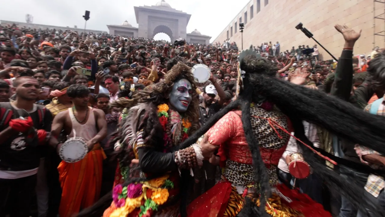 Masan Holi in Varanasi 
