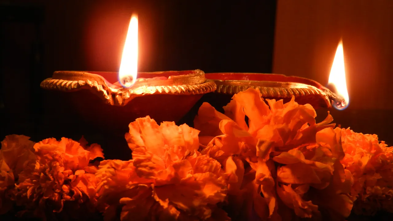DIY Diya Decor Ideas To Illuminate Your Diwali