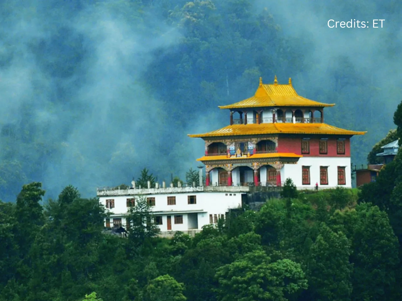 Explore Monasteries in Sikkim to discover peace and nature!