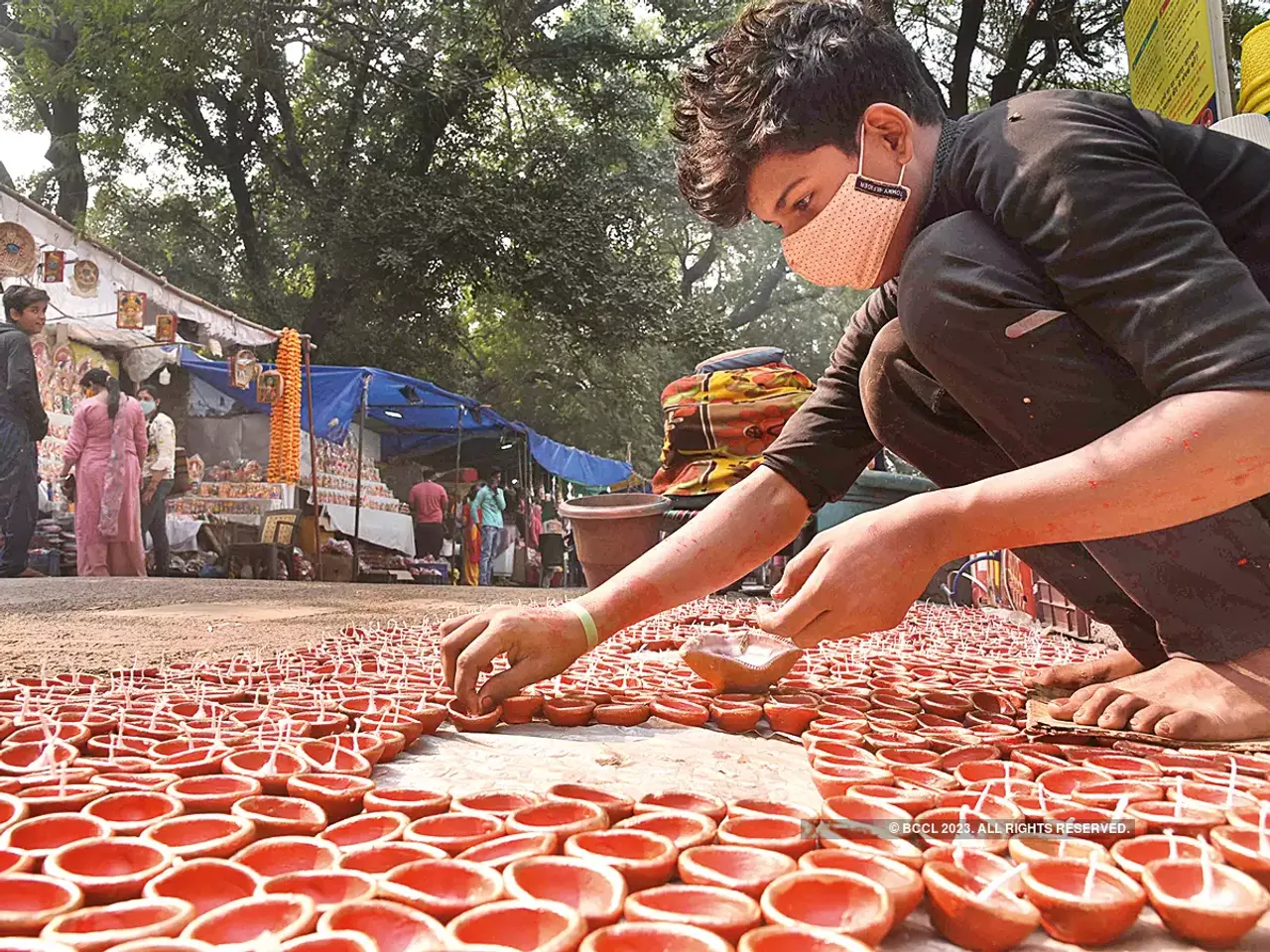 Preserving Artistry: Visit the Pottery Lane In Delhi this Diwali!
