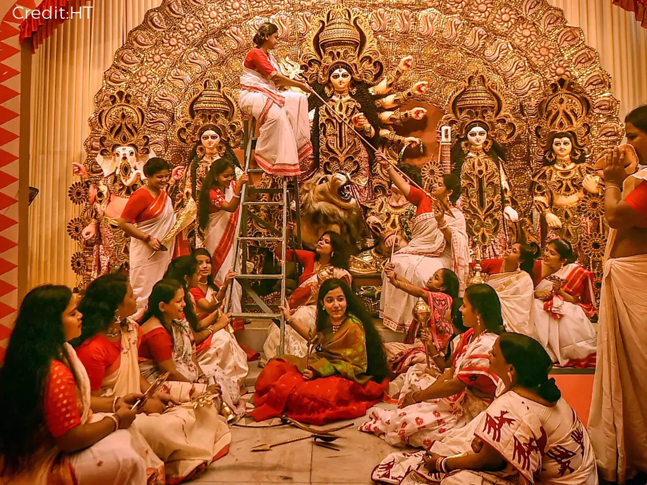 Go pandal-hopping to these 8 Durga Puja Pandals in Mumbai