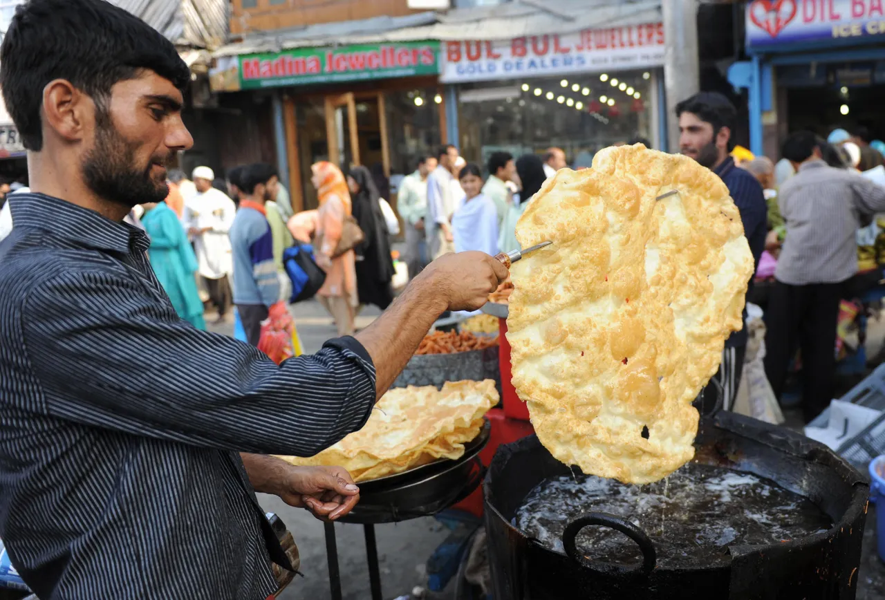 Here's a complete guide to Delhi's secret Afghani food street!