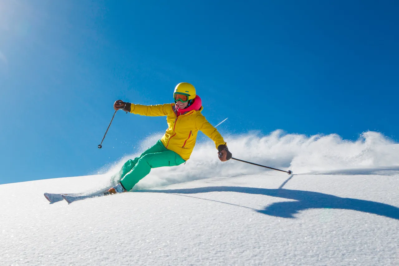 Get your adrenaline kick in! Try these winter sports in India this season!