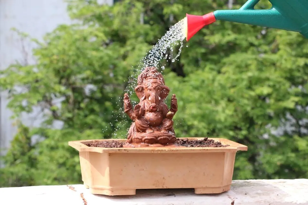 Checking Eco-Friendly Ganesh Idols online? Shop from these e-stores!