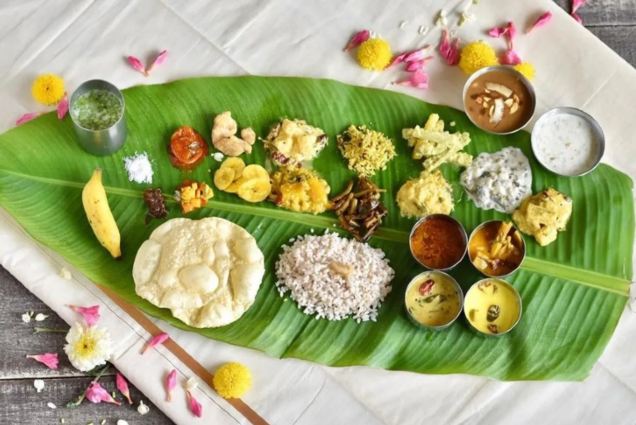 Order Onam Sadhya in Mumbai and enjoy the taste of traditional food at your home!