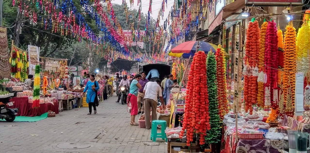 Diwali 2021: Visit these local markets for Diwali shopping in Bangalore!
