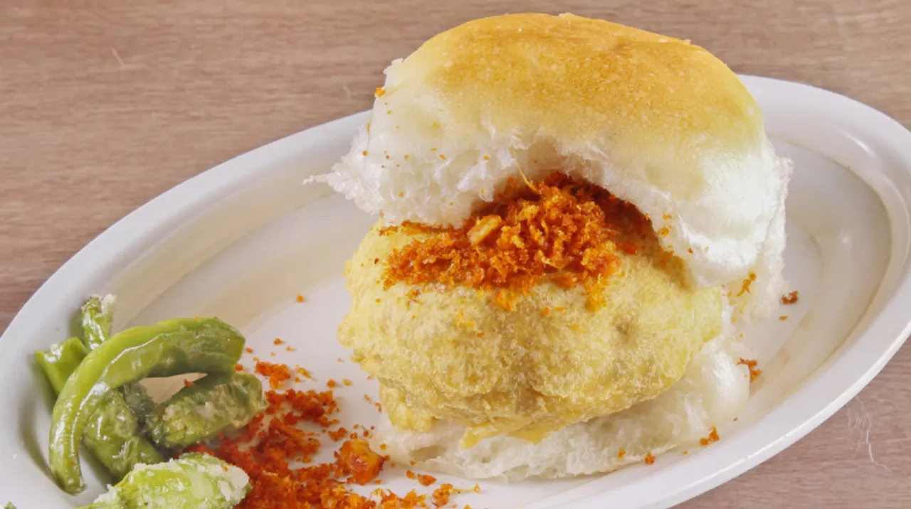 Satisfy your craving with these Vada Pav delivery in Pune