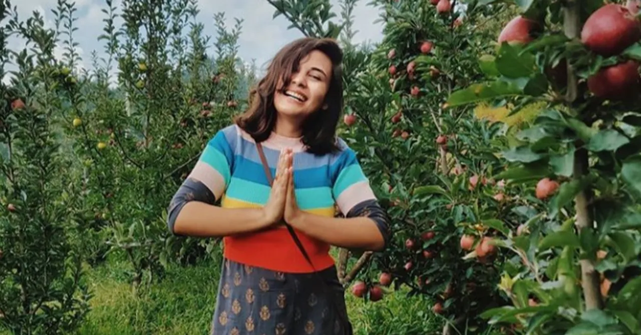 This Daughter helped her father selling apples using the Instagram following, sold 300 kgs in a day!