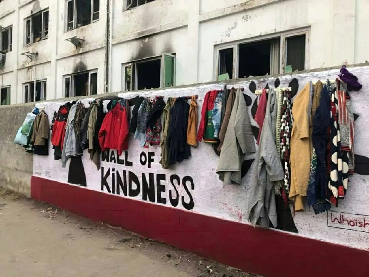 'Wall of Kindness': A step taken by Kashmir Police to help the needy