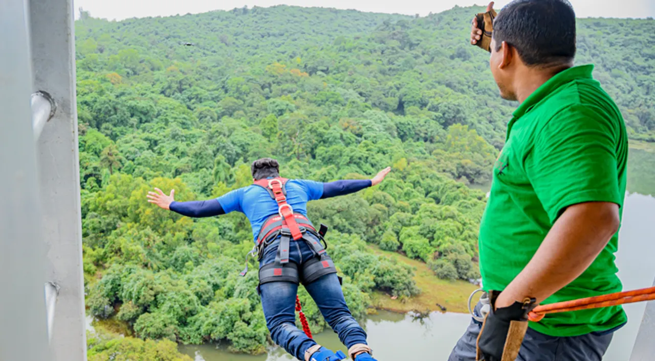 Feel the thrill with Bungee jumping!