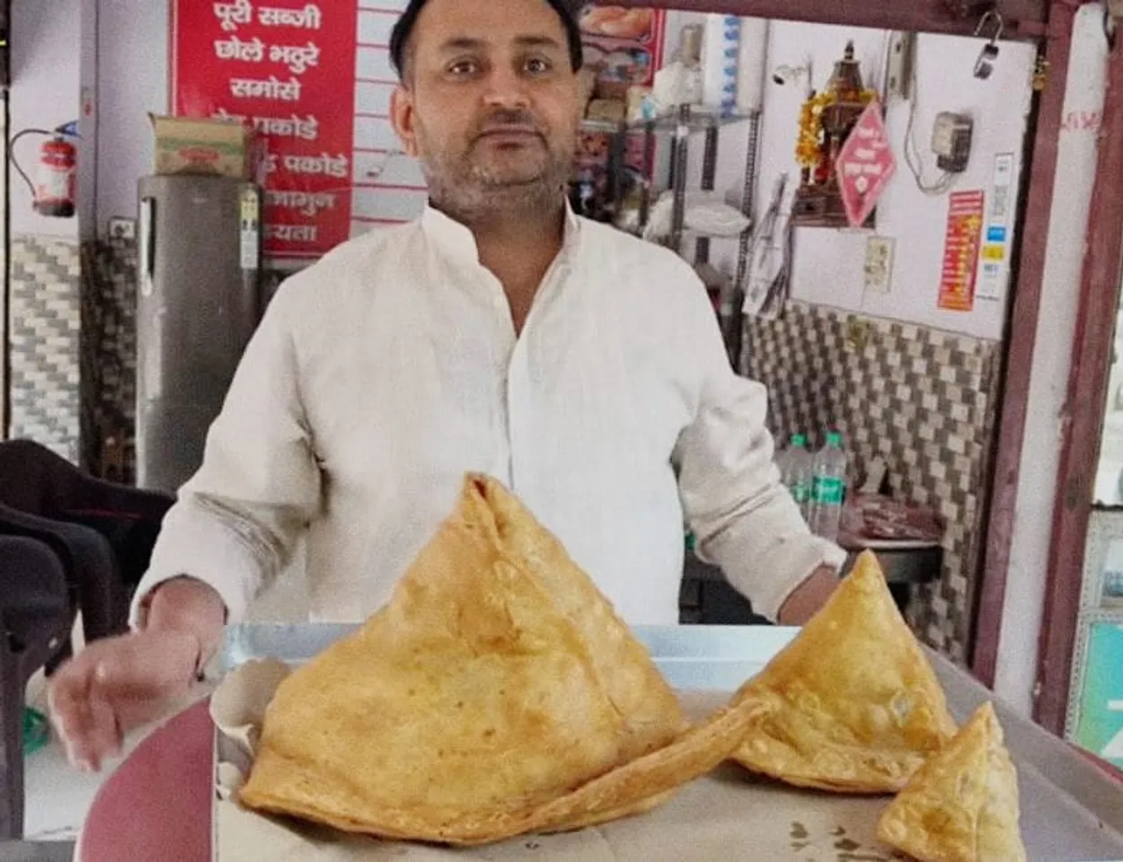 These biggest samosas are sure to satiate all your samosa cravings!