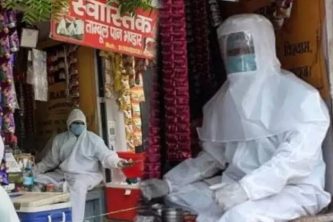 Paan Wala wears PPE kit in Banaras to sell pan and spread awareness!