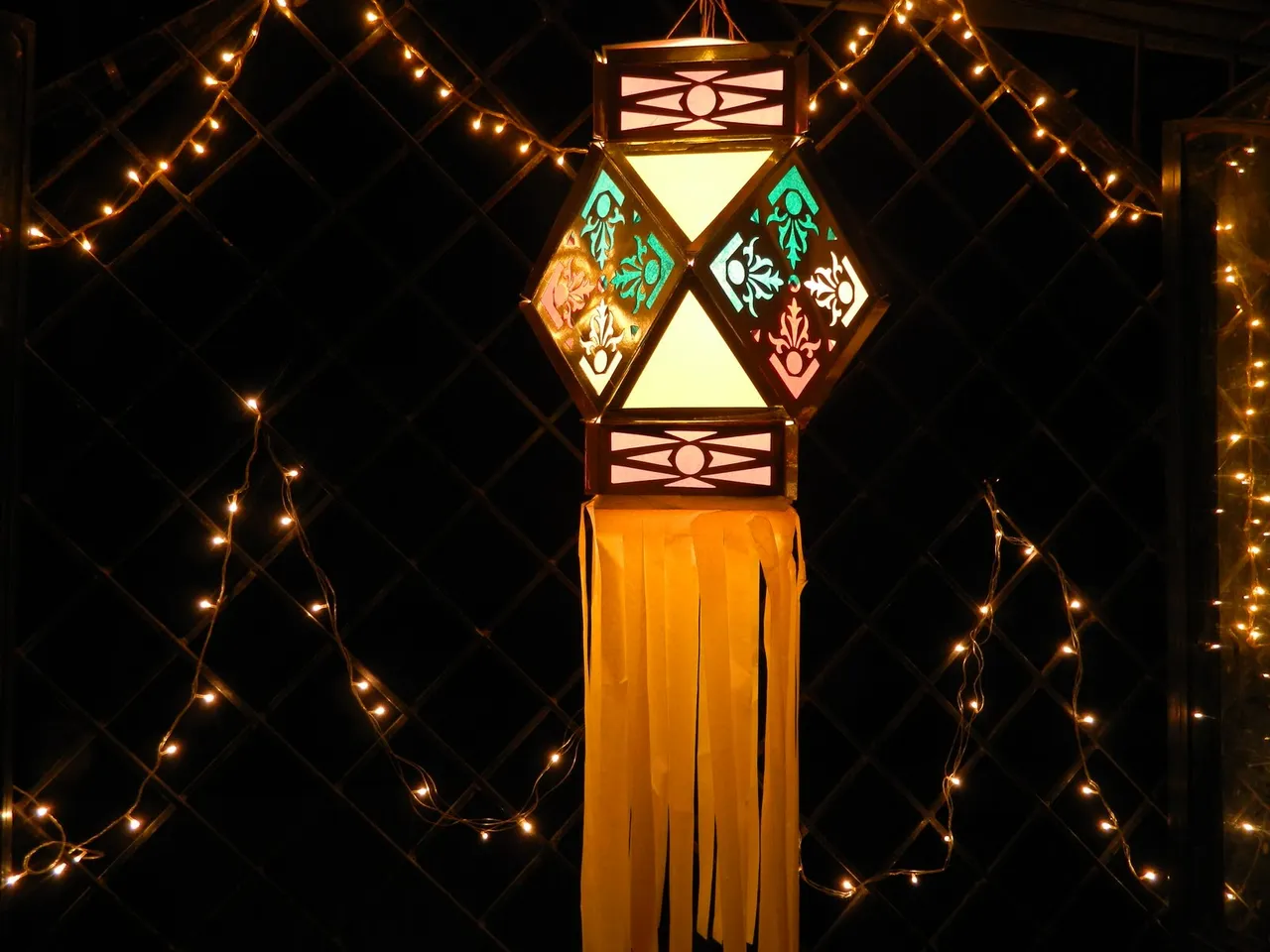 The festival of lights is here! Buy lights and lanterns online to glamorize your home!