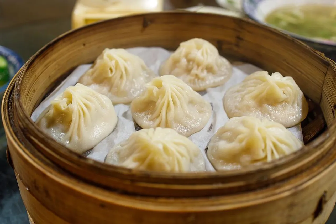 Your guide to the best dumplings in Mumbai!