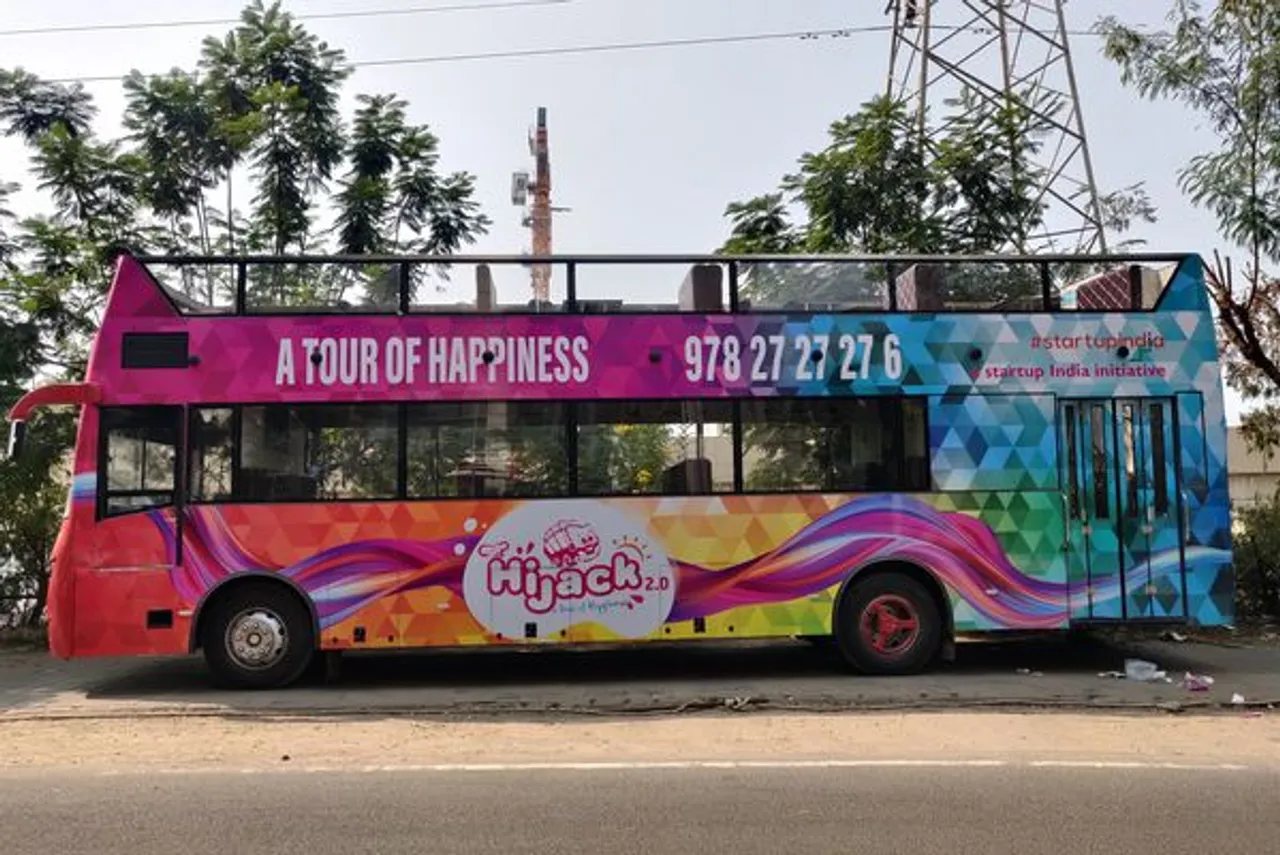 This double-decker bus in Ahmedabad lets you dine in, and we are already hungry!