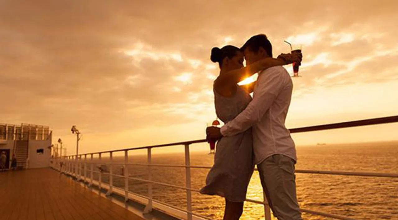 Dear Couples, cruise your way to Valentine's this year: 6 Cruise Dates in Mumbai