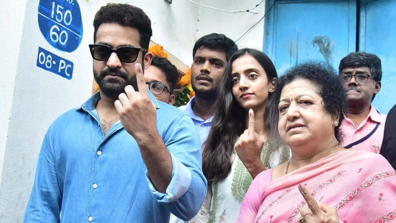 NTR Jr जूनियर लोकसभा चुनाव के लिए अपना वोट डालने हैदराबाद पहुंचे