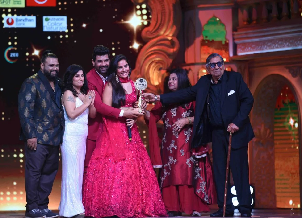 Zee Rishtey Awards celebrates Shabir Ahluwalia 25 years in the industry