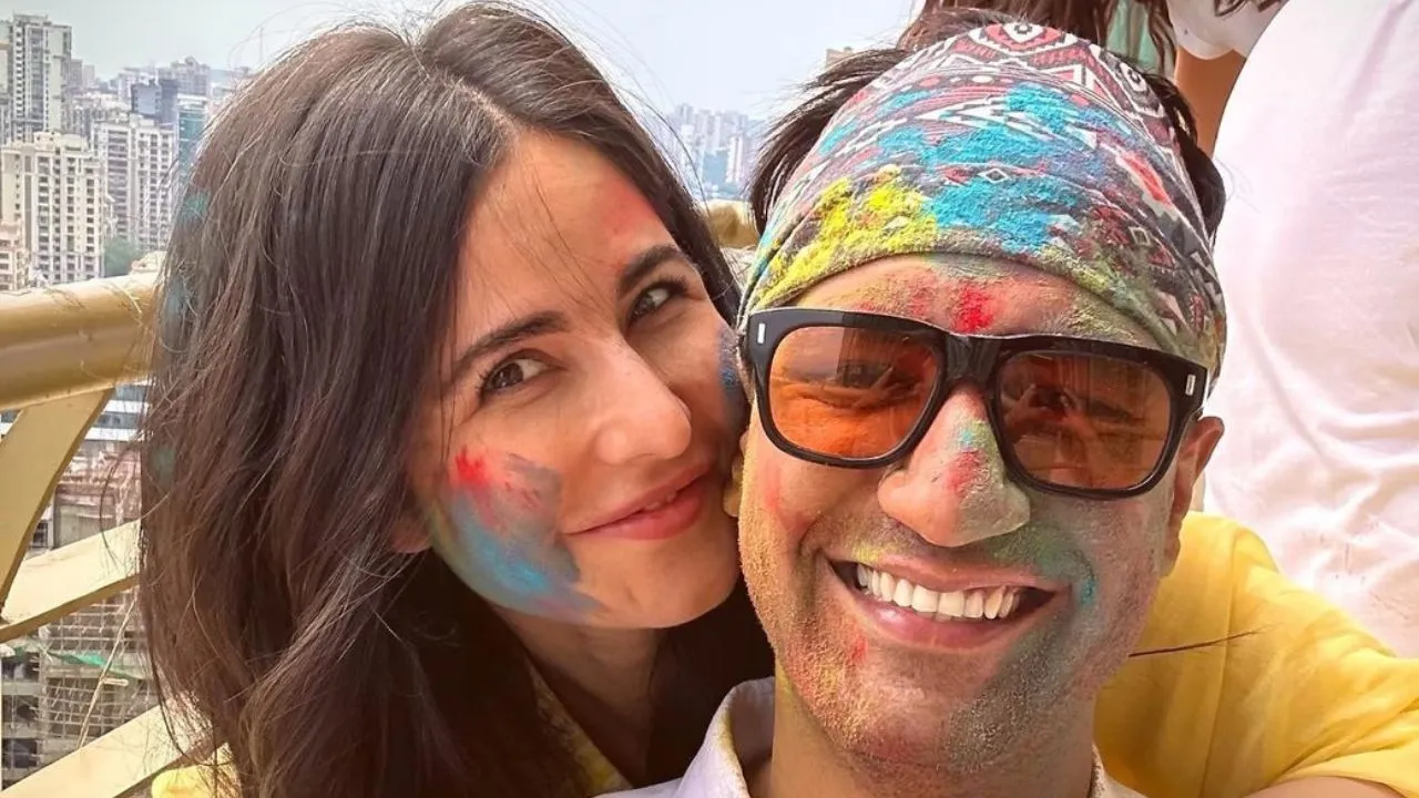 Holi 2023: Katrina Kaif celebrates Holi with husband Vicky Kaushal and family, see photos