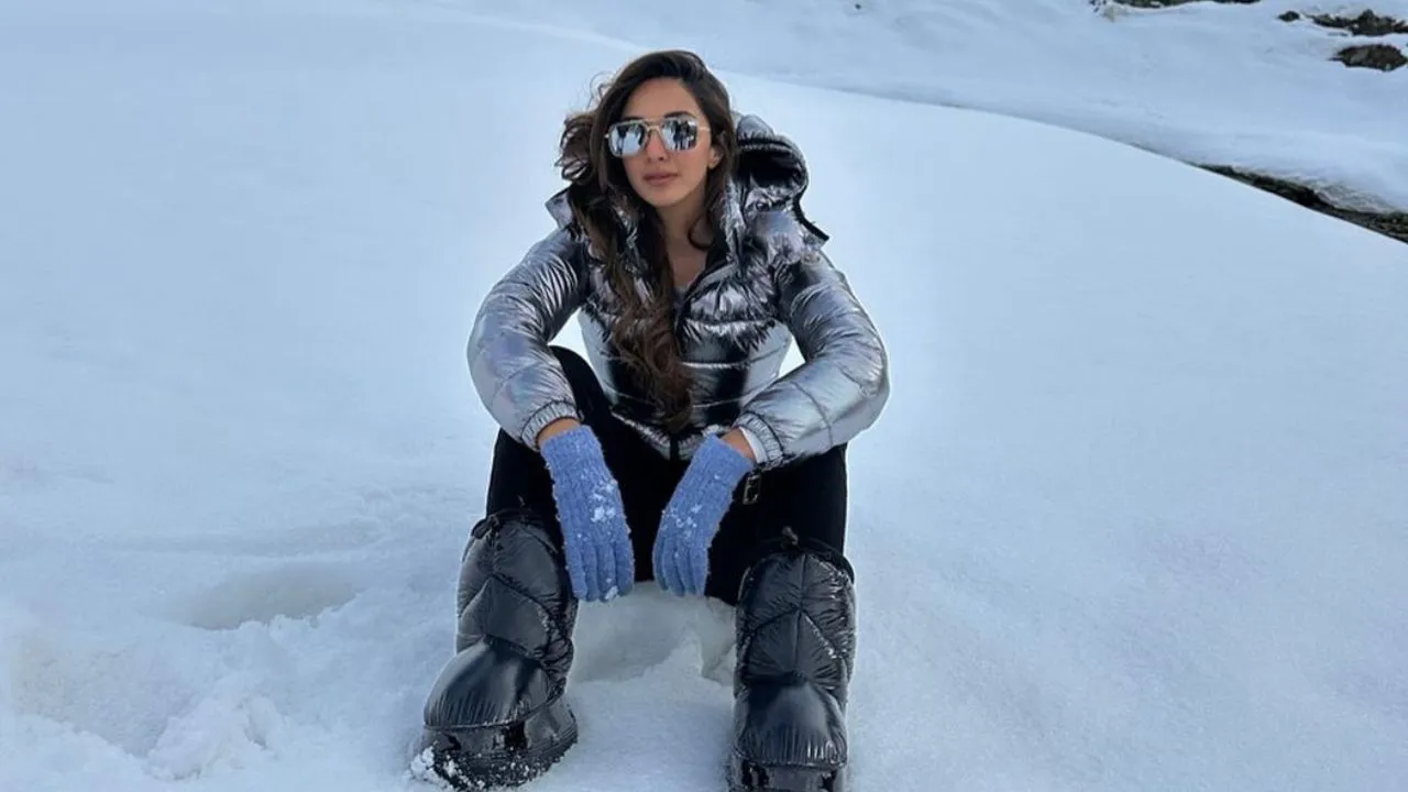 Kiara Advani shares beautiful picture from Kashmir shoot